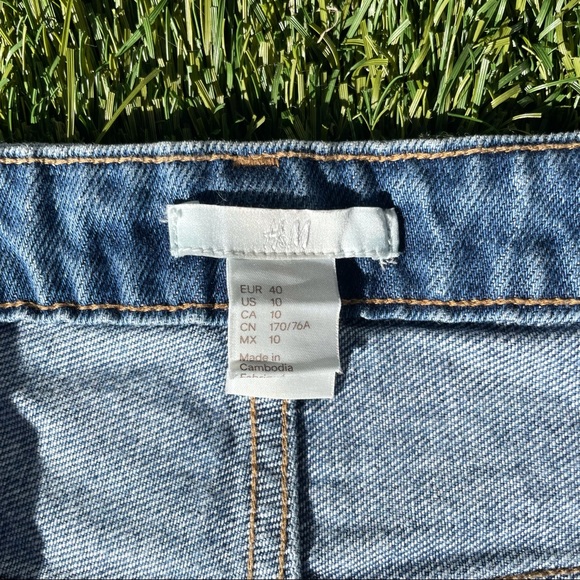 H&M Scalloped Denim Shorts - Picture 7 of 7